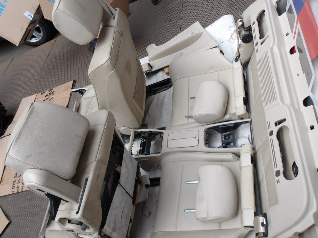 ÁR/SZETT [GYÁRI BONTOTT] BMW - BELSŐ , ÜLÉS SZETT, AJTÓKÁRPITOKKAL - BÉZS BŐR - 3-AS / E93 - ÁLLAPOT A LEÍRÁSBAN! 8. kép